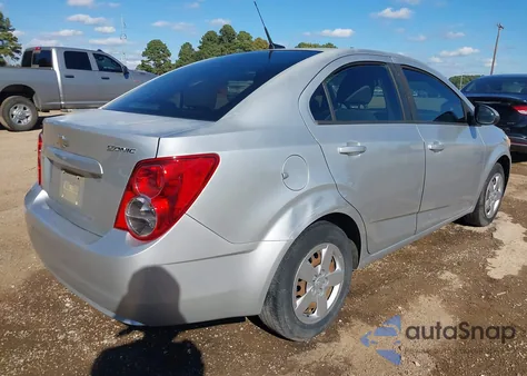 2013 Chevrolet Sonic Ls Auto z USA, uszkodzony, nr VIN 1G1JA5SHXD4131350